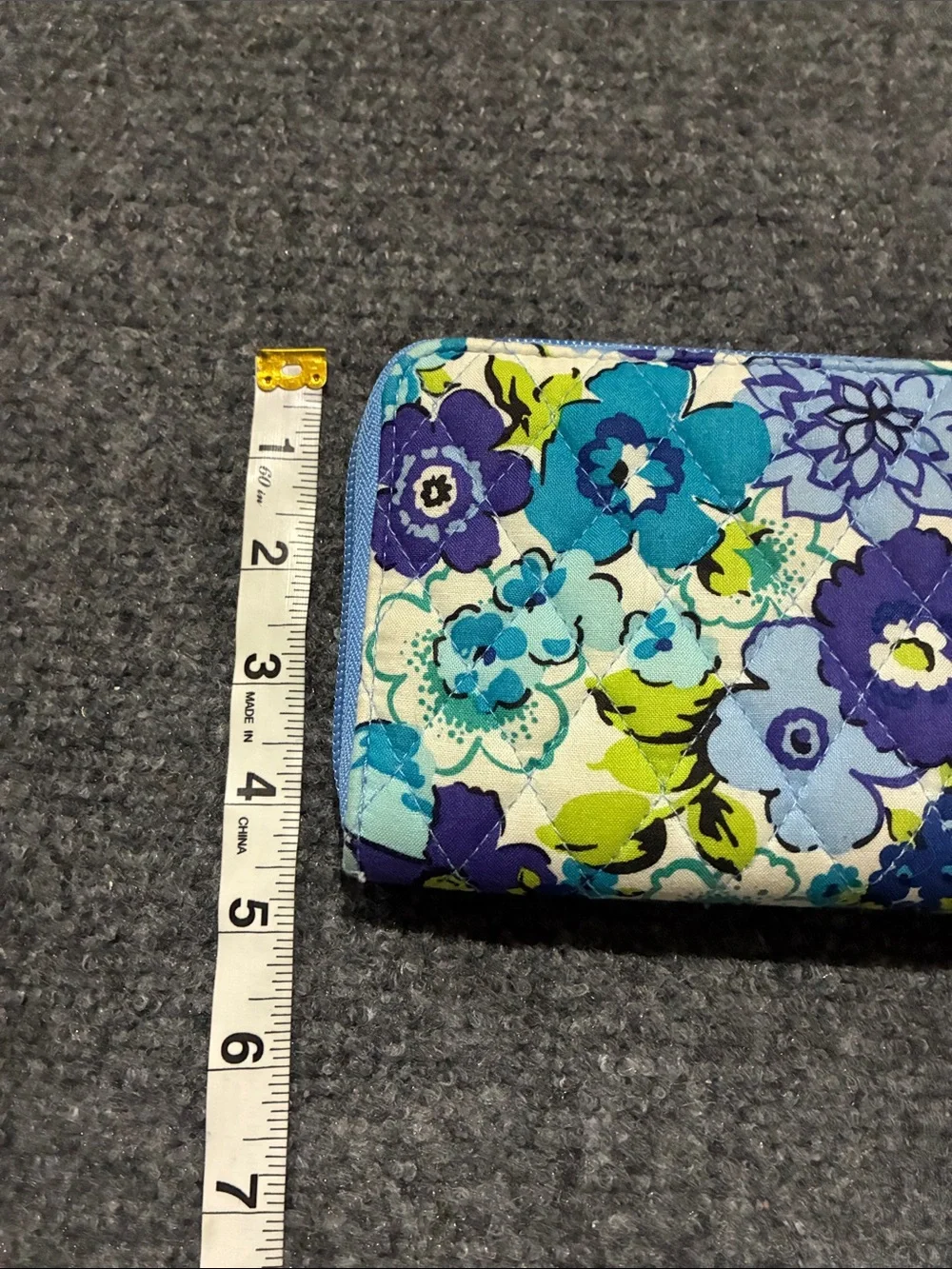 👜 NWT Vera Bradley BLUEBERRY BLOOMS Quilted Floral Zip Wallet